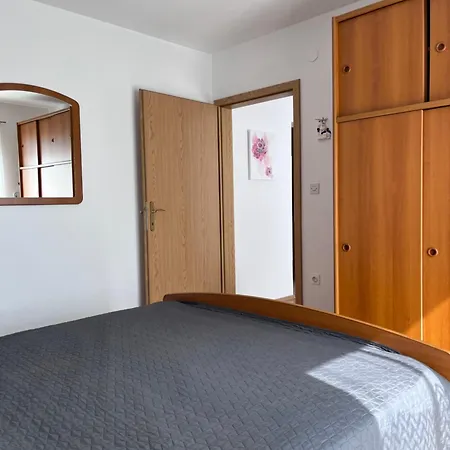 Vista Apartment *